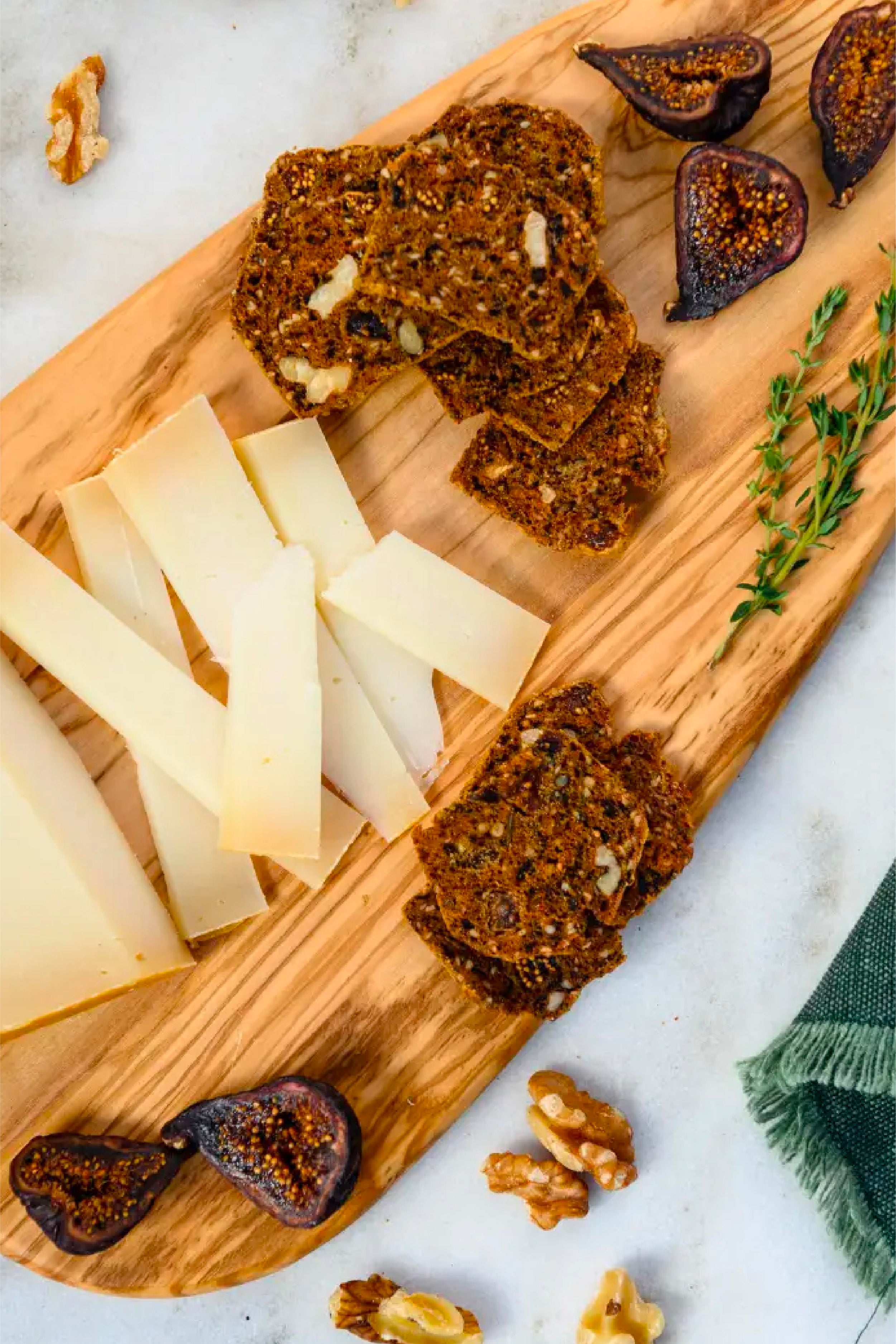 Maine Crisp Savory Fig & Thyme Crackers image 2